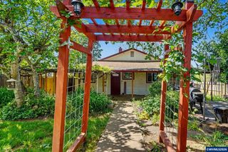 318 Westfield St, Silverton, OR 97381