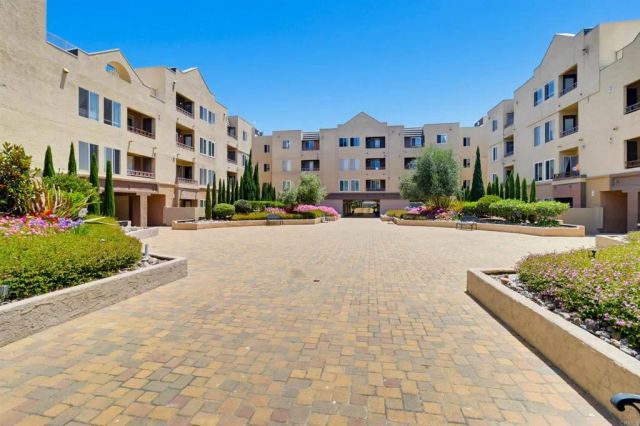 8889 Caminito Plaza Centro 7319, San Diego, CA 92122
