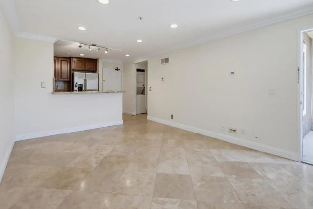 8889 Caminito Plaza Centro 7319, San Diego, CA 92122