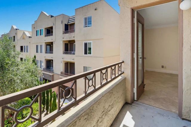8889 Caminito Plaza Centro 7319, San Diego, CA 92122