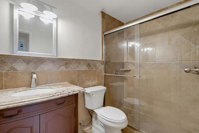 8889 Caminito Plaza Centro 7319, San Diego, CA 92122