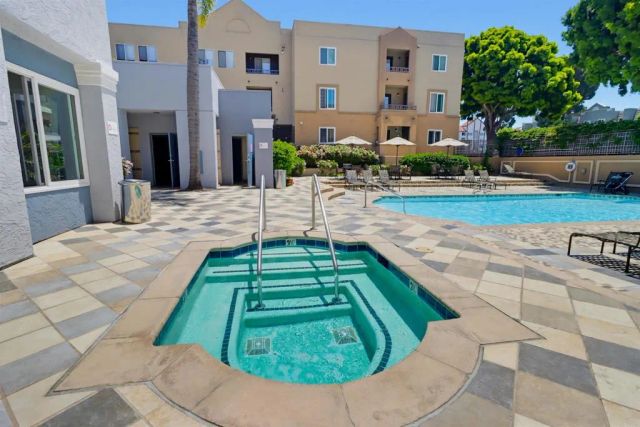 8889 Caminito Plaza Centro 7319, San Diego, CA 92122