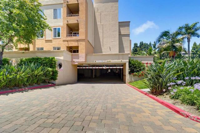 8889 Caminito Plaza Centro 7319, San Diego, CA 92122