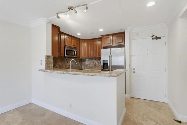8889 Caminito Plaza Centro 7319, San Diego, CA 92122