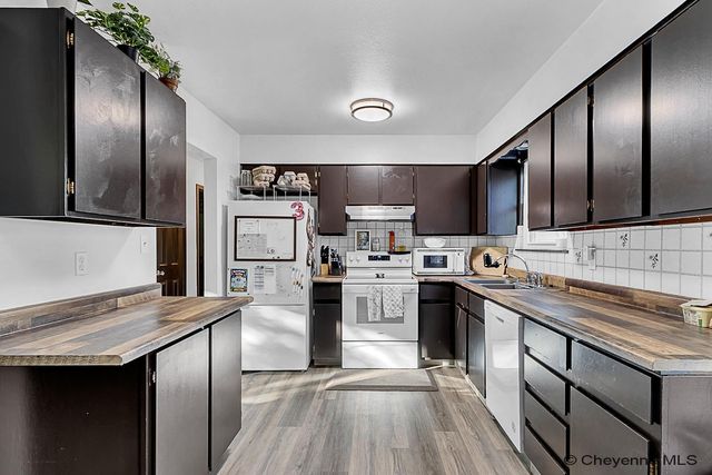 4745 WINDMILL RD, Cheyenne, WY 82009