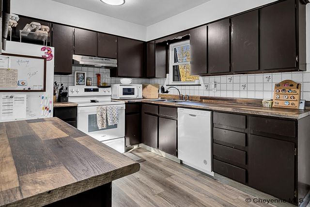 4745 WINDMILL RD, Cheyenne, WY 82009