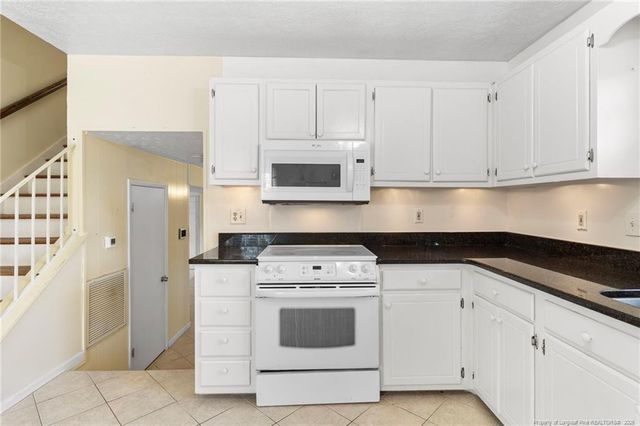 6870 Beaver Stone Drive, Fayetteville, NC 28314