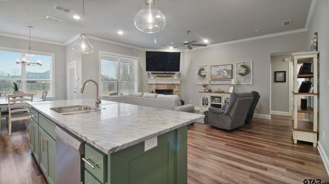 14144 Foxtail Dr, Flint, TX 75762