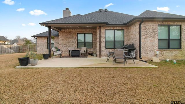 14144 Foxtail Dr, Flint, TX 75762