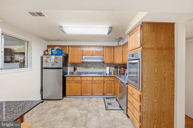 7301 SHEFFIELD DR, Temple Hills, MD 20748