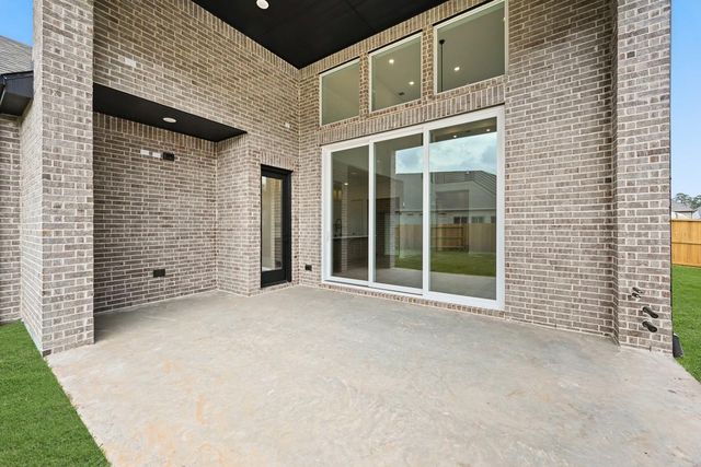 140 Silverbow Creek Way, Conroe, TX 77304