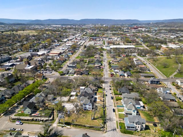 1906 Vine Street, Chattanooga, TN 37404
