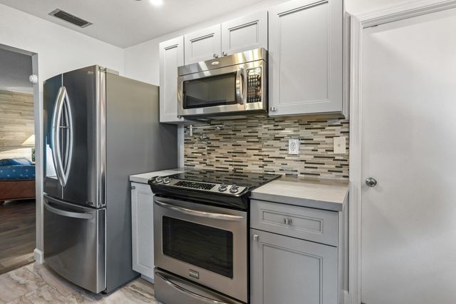 1124 NW 90th Way, Plantation, FL 33322