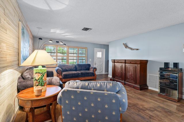 1124 NW 90th Way, Plantation, FL 33322