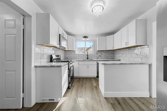 410 S 4th Street, Festus, MO 63028