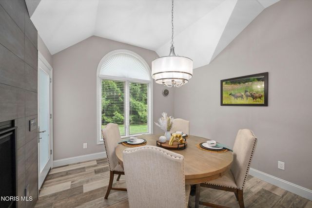 3835 Deer Valley Lane, Maumee, OH 43537