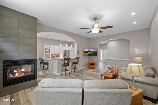 3835 Deer Valley Lane, Maumee, OH 43537