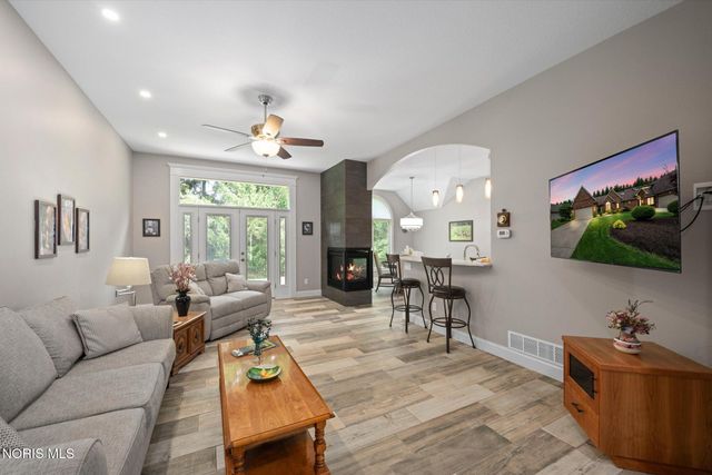 3835 Deer Valley Lane, Maumee, OH 43537
