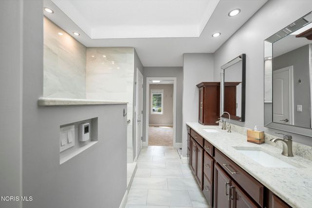 3835 Deer Valley Lane, Maumee, OH 43537