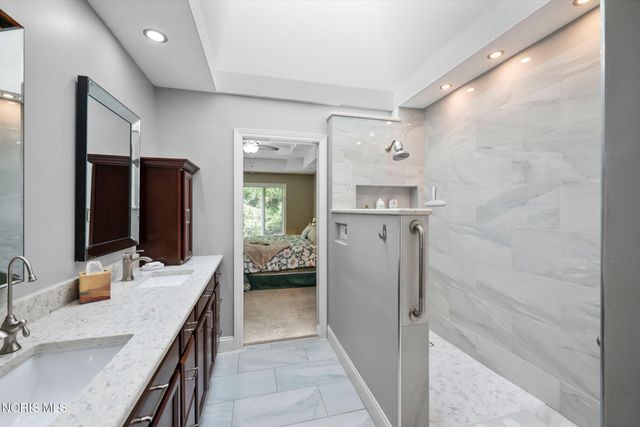3835 Deer Valley Lane, Maumee, OH 43537