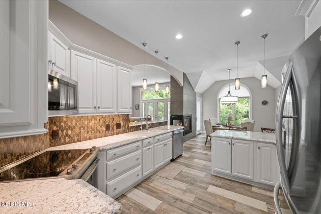 3835 Deer Valley Lane, Maumee, OH 43537