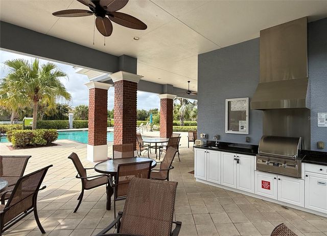 1735 LAKE VERONA CIRCLE, Bradenton, FL 34211