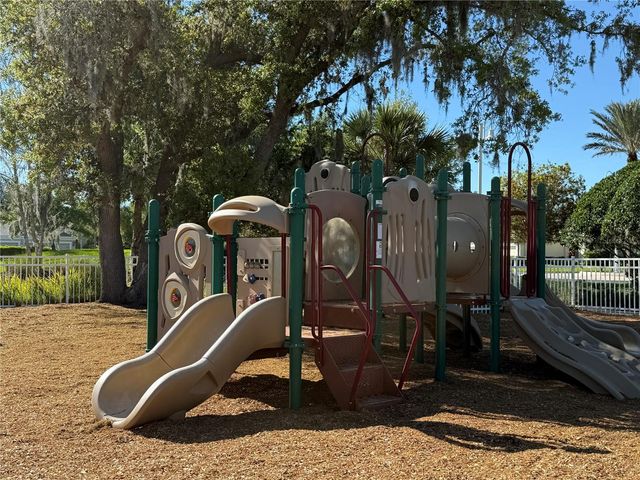 1735 LAKE VERONA CIRCLE, Bradenton, FL 34211