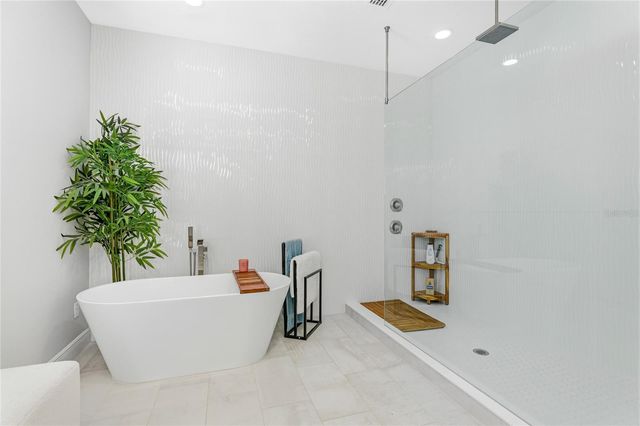 1735 LAKE VERONA CIRCLE, Bradenton, FL 34211