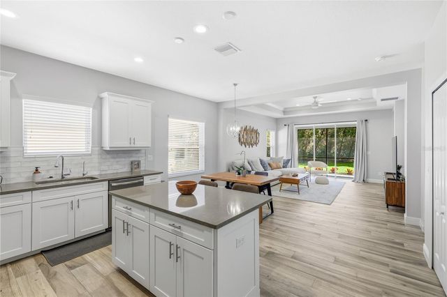 1735 LAKE VERONA CIRCLE, Bradenton, FL 34211