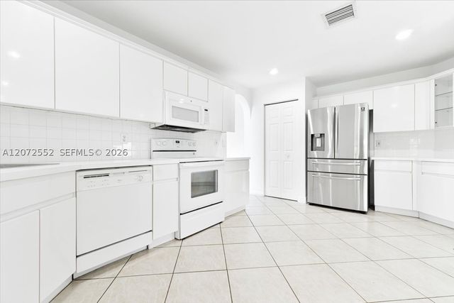 10853 NW 71st St, Doral, FL 33178