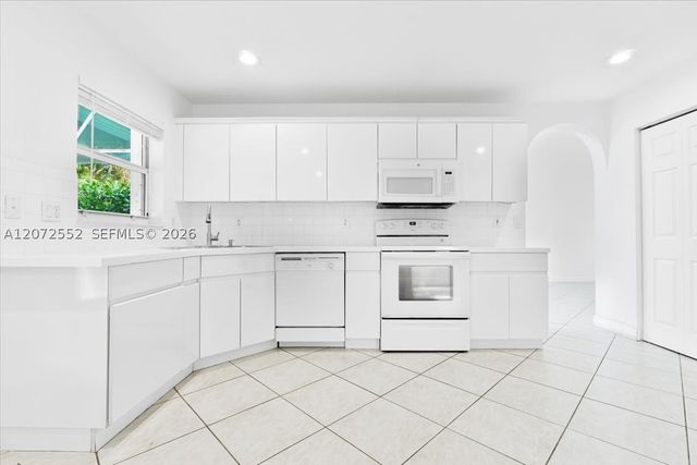 10853 NW 71st St, Doral, FL 33178