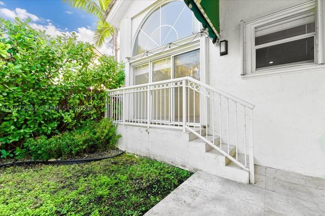 10853 NW 71st St, Doral, FL 33178