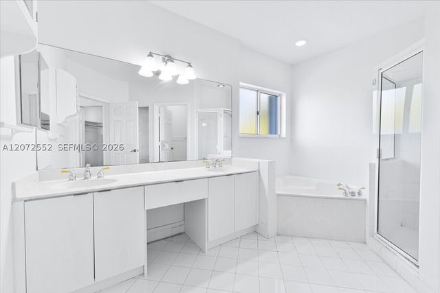10853 NW 71st St, Doral, FL 33178