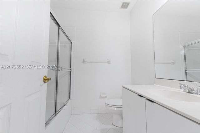 10853 NW 71st St, Doral, FL 33178