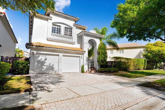 10853 NW 71st St, Doral, FL 33178