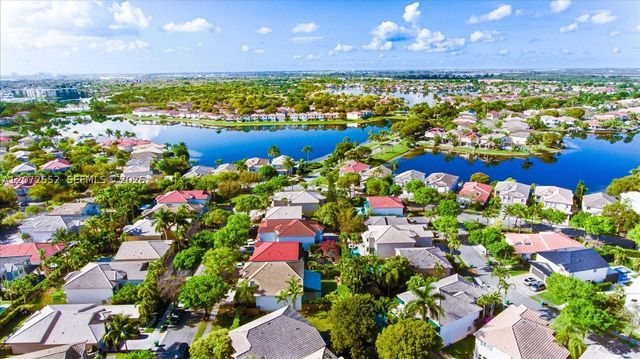 10853 NW 71st St, Doral, FL 33178