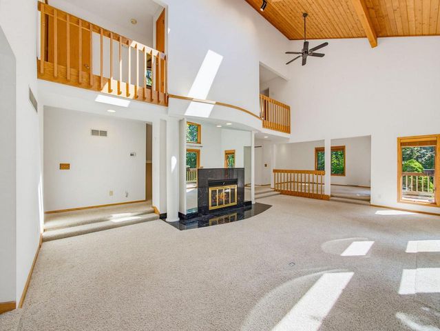 S1W31450 Hickory Hollow COURT, Delafield, WI 53018