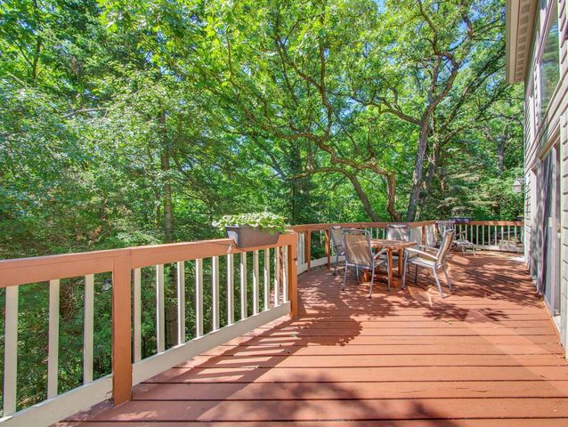 S1W31450 Hickory Hollow COURT, Delafield, WI 53018