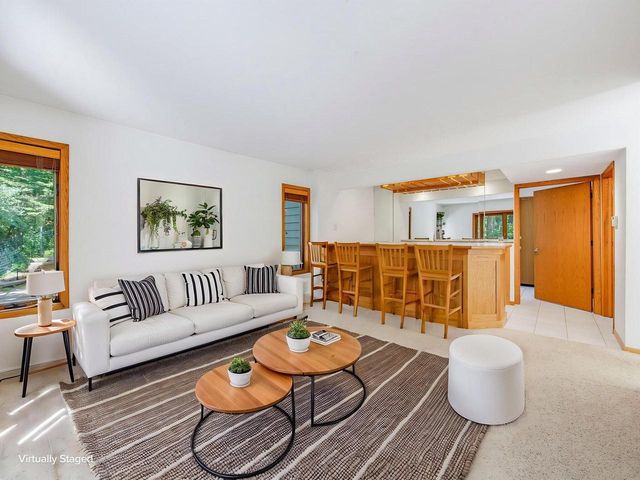 S1W31450 Hickory Hollow COURT, Delafield, WI 53018