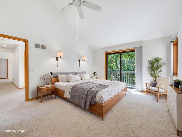 S1W31450 Hickory Hollow COURT, Delafield, WI 53018