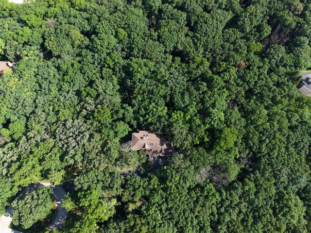 S1W31450 Hickory Hollow COURT, Delafield, WI 53018