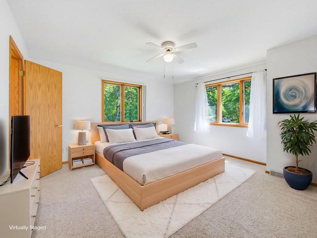 S1W31450 Hickory Hollow COURT, Delafield, WI 53018