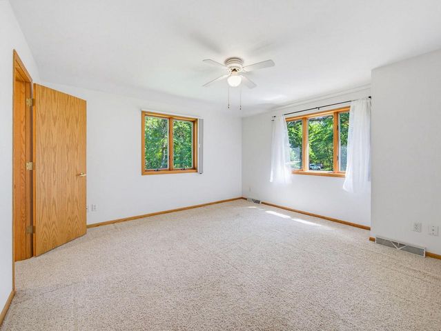 S1W31450 Hickory Hollow COURT, Delafield, WI 53018