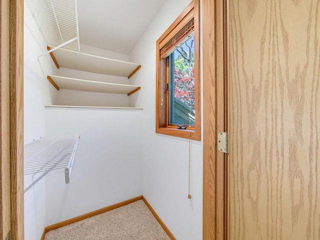 S1W31450 Hickory Hollow COURT, Delafield, WI 53018