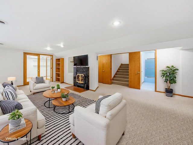 S1W31450 Hickory Hollow COURT, Delafield, WI 53018