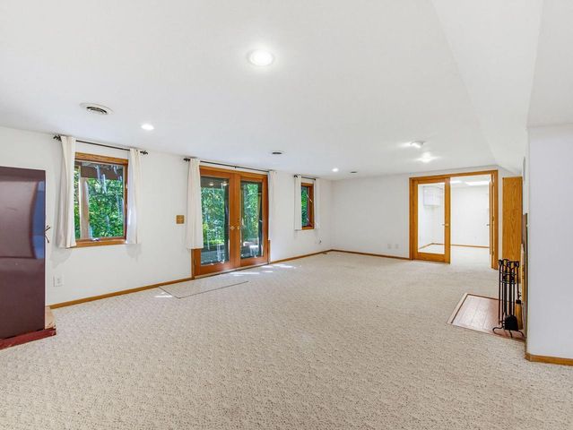 S1W31450 Hickory Hollow COURT, Delafield, WI 53018