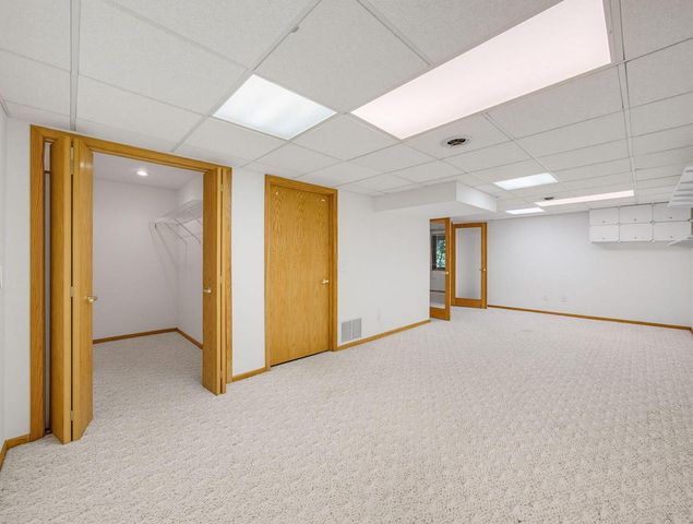 S1W31450 Hickory Hollow COURT, Delafield, WI 53018