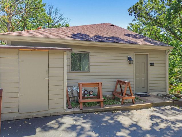 S1W31450 Hickory Hollow COURT, Delafield, WI 53018