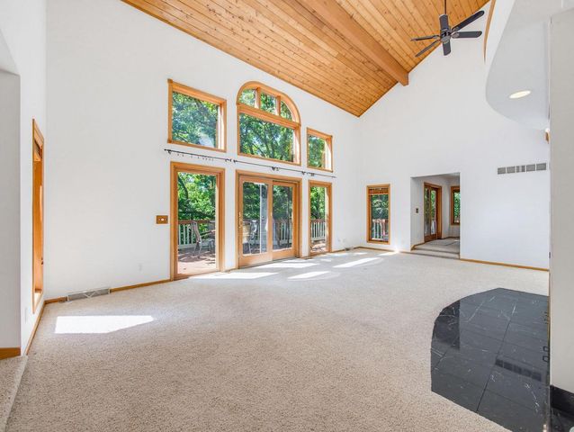 S1W31450 Hickory Hollow COURT, Delafield, WI 53018