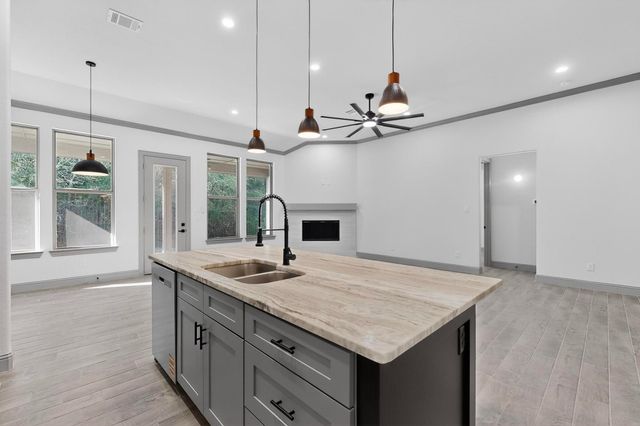 108 Palomita Circle, Athens, TX 75751